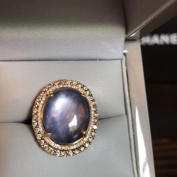 19 ct Star Sapphire surrounded by Diamonds in gold - Picture 3 of 15